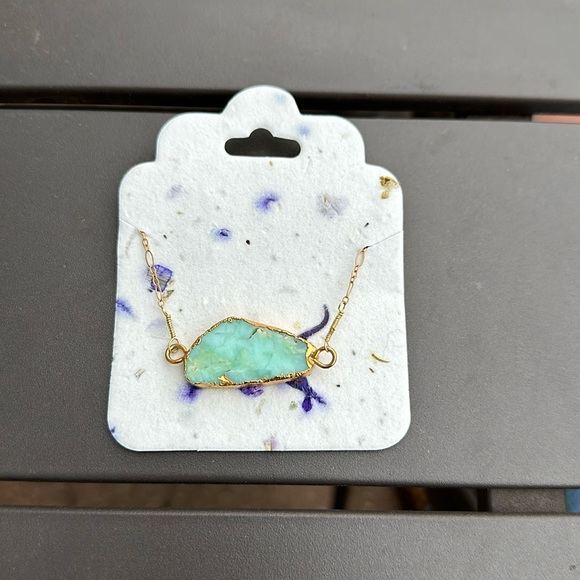 Golden lined turquoise bracelet - Picture 1 of 3